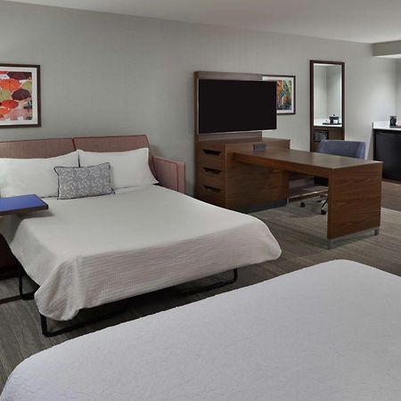 Hampton Inn & Suites Montreal-Dorval Exteriér fotografie