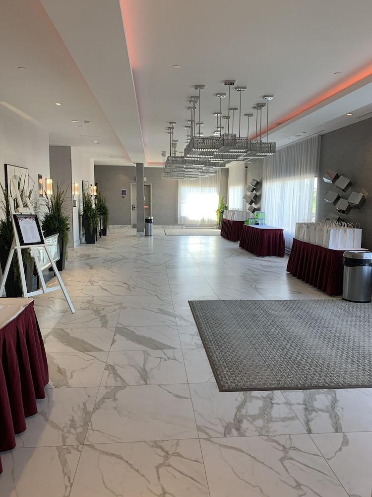 Hampton Inn & Suites Montreal-Dorval Exteriér fotografie