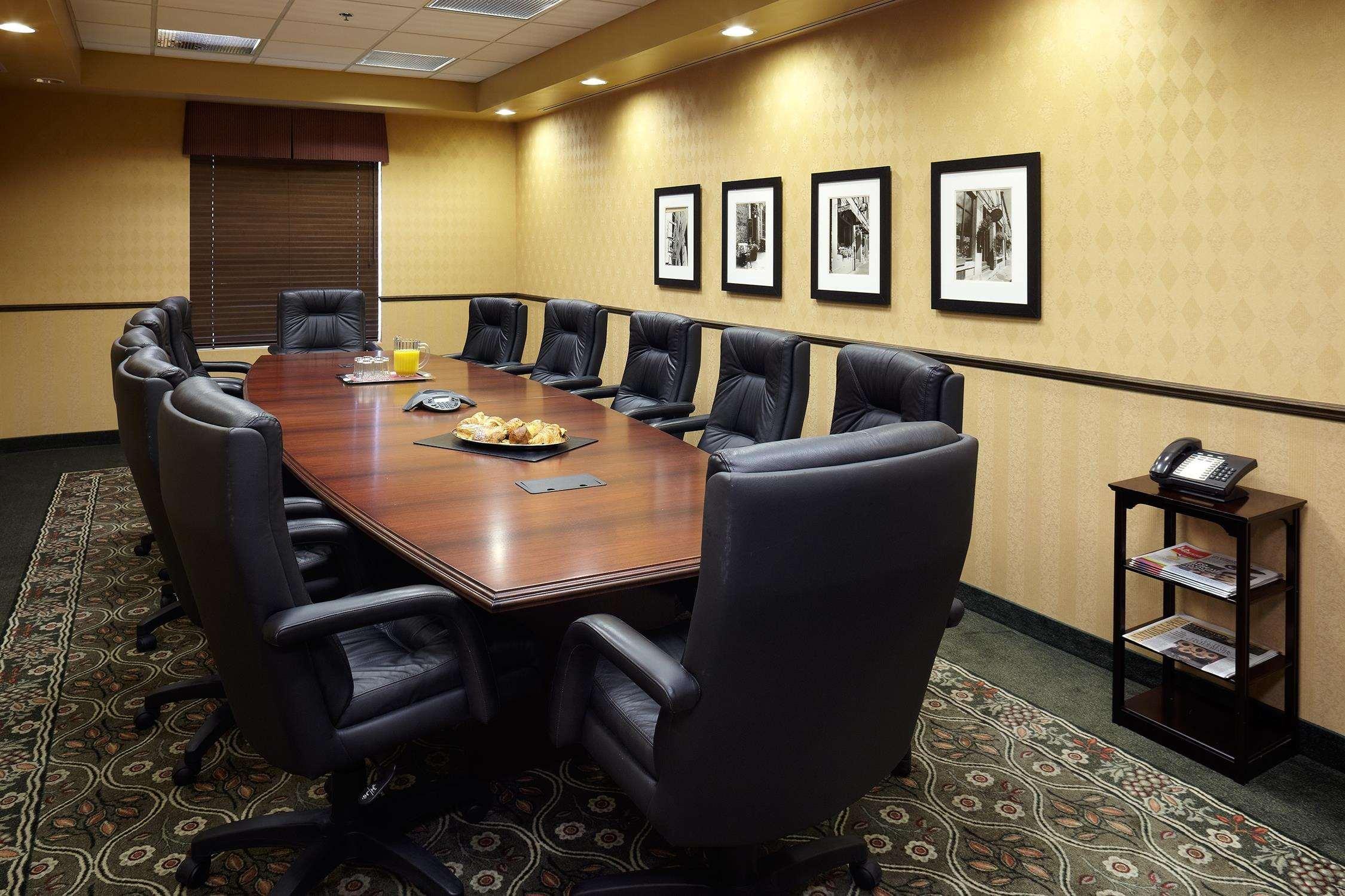 Hampton Inn & Suites Montreal-Dorval Obchodní fotografie