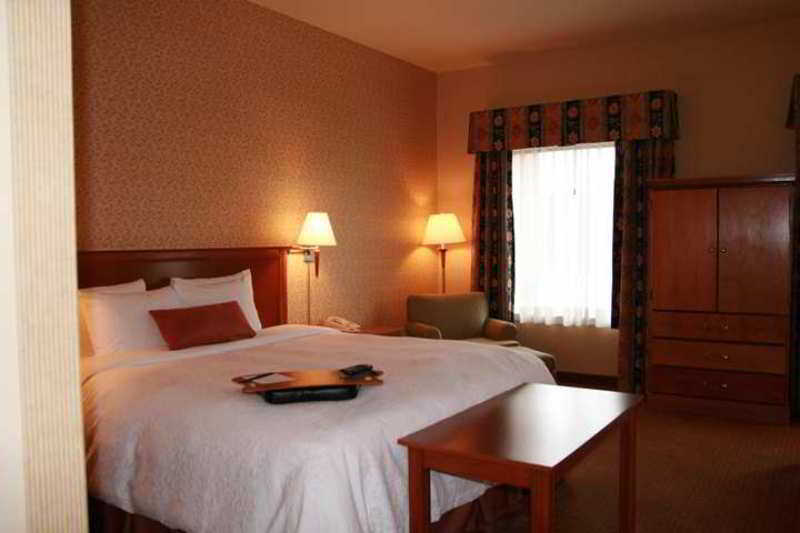 Hampton Inn & Suites Montreal-Dorval Exteriér fotografie