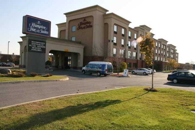Hampton Inn & Suites Montreal-Dorval Exteriér fotografie